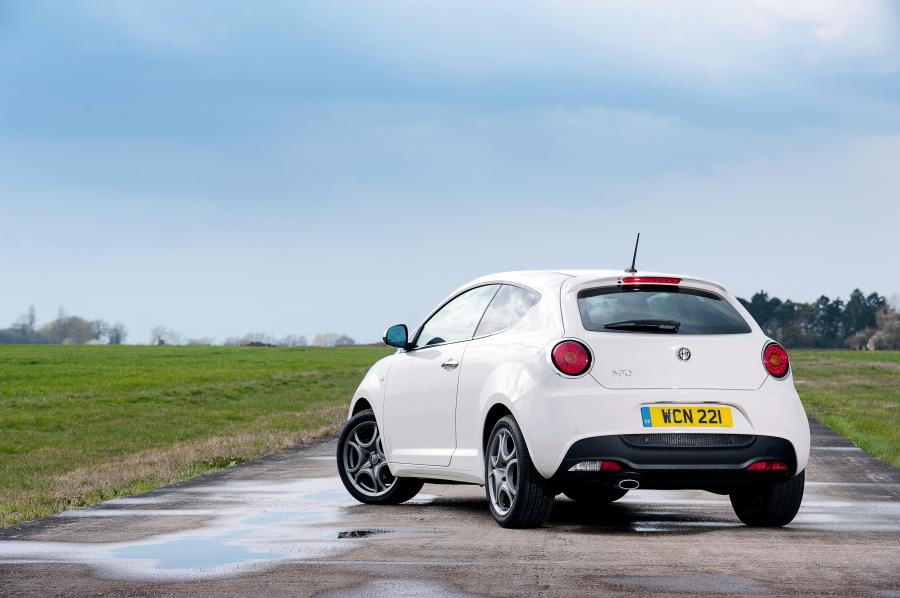  Alfa Romeo MiTo (955) 2013 года  (UK) (фото 8 из 20)